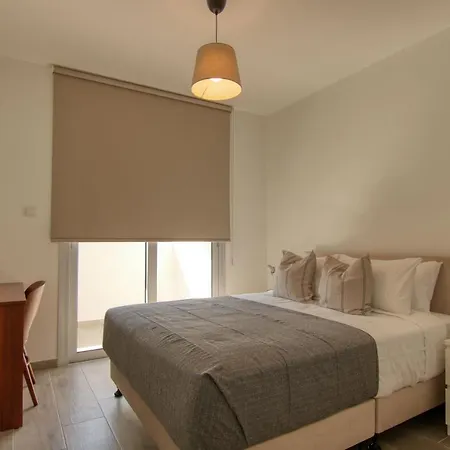 Phaedrus Living Coral Seabreeze Apartment