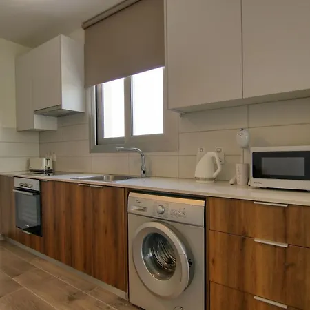 Phaedrus Living Coral Seabreeze Apartment *