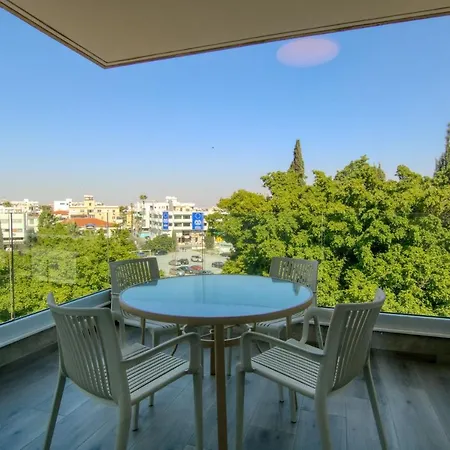Phaedrus Living Coral Seabreeze Apartament