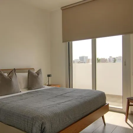 Phaedrus Living Coral Seabreeze Apartment