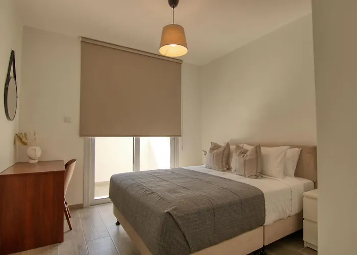 Phaedrus Living Coral Seabreeze Апартаменти